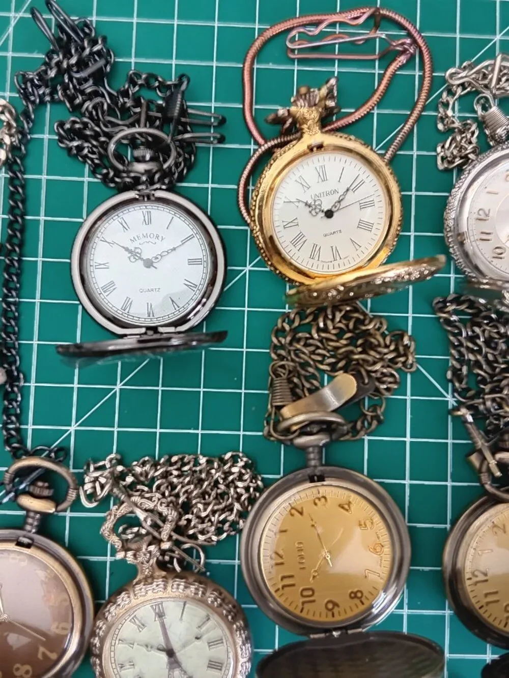 Bulk Lot of 20 Modern Quartz Pocket Watches - Folio & Unbranded (All Running)